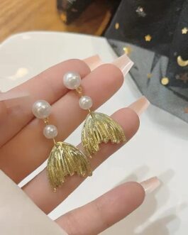 Elegant Fish Tail Pearl Earrings