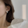 Elegant Leaf Earrings - Image 4