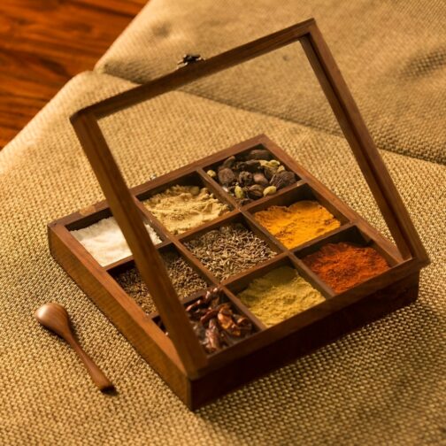 Spice Box - 9 Square Containers with a Spoon