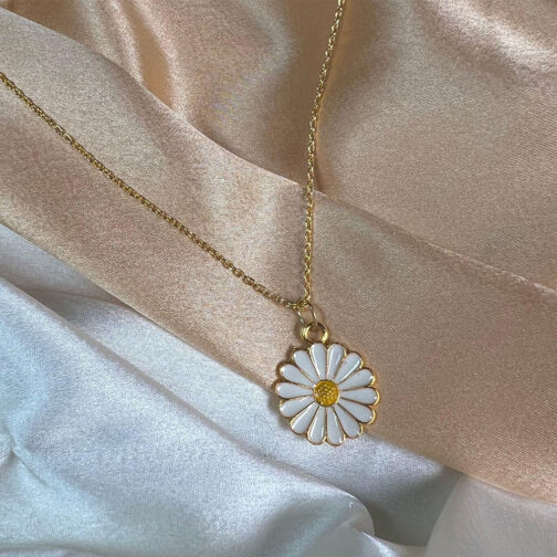 Daisy Bloom Golden Pendant
